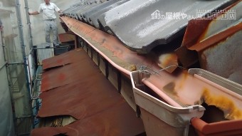 劣化した雨樋
