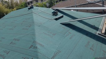 川口市にて屋根工事下葺防水シート棟部