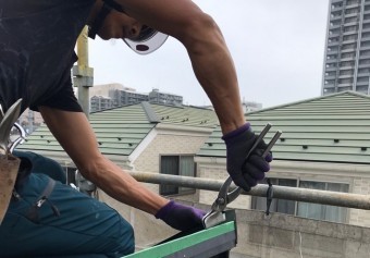 けらば板金取付納め