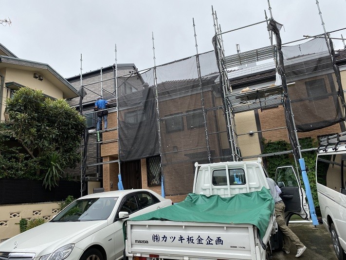 破風板金工事の全体写真