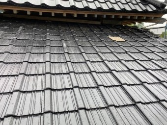 塗装したセメント瓦