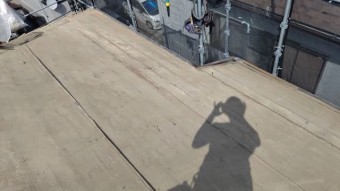 瓦を撤去して屋根