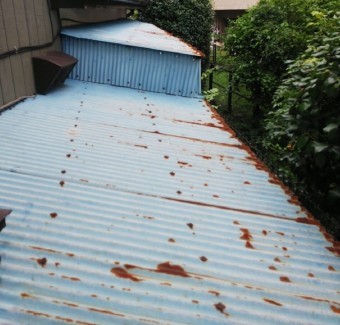 波板板金、台風破損