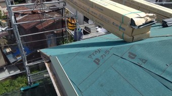 屋根工事の下葺