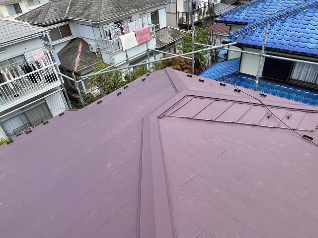 八潮市にて寄棟屋根のカバー工事を行いました！　使用材料はＩＧスーパーガルテクトです(^^♪