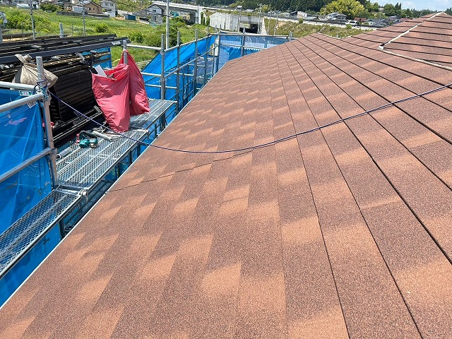 所沢市の住宅にて色褪せし始めている屋根を綺麗にします！！