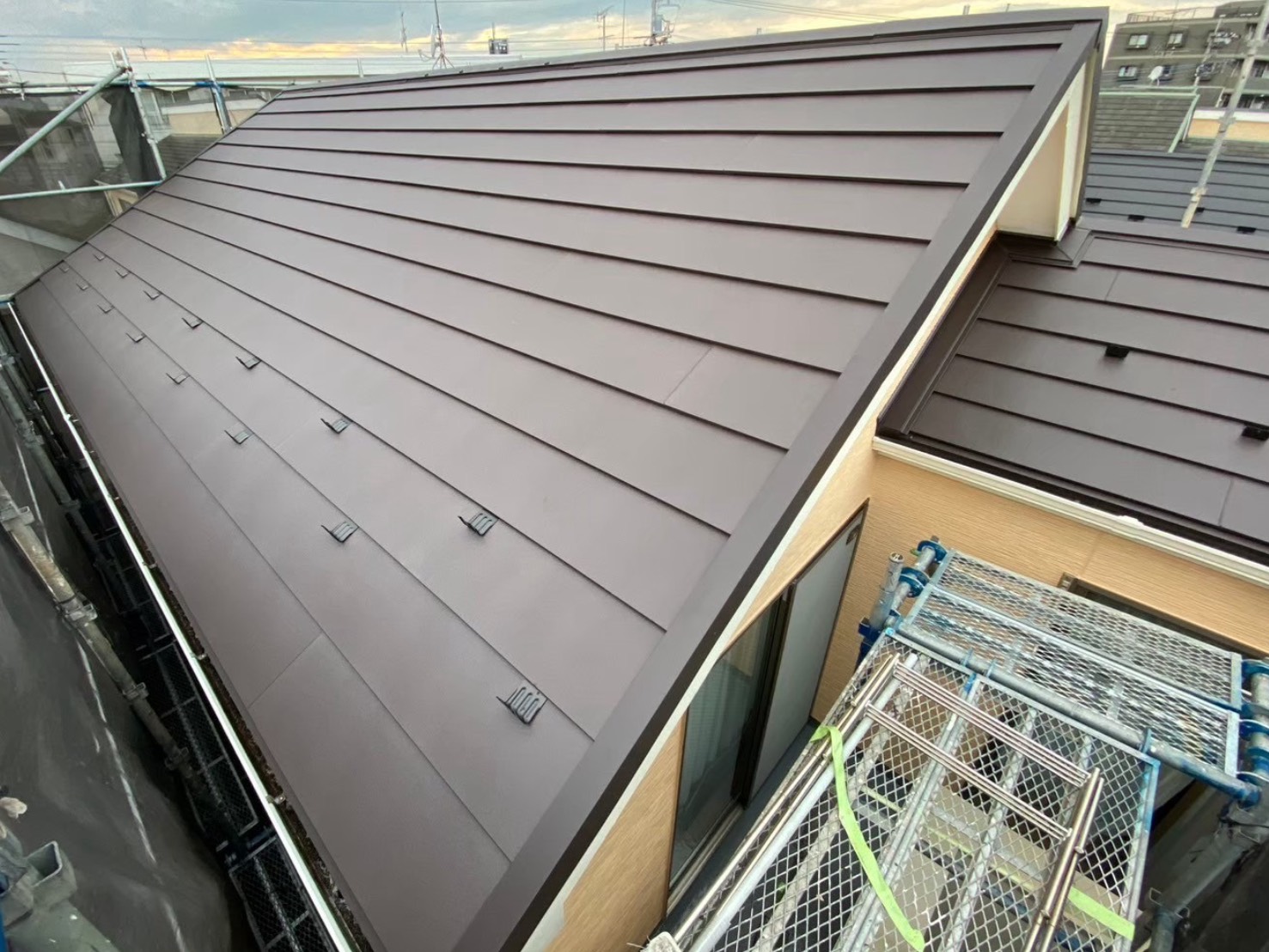 スレート屋根　屋根カバー工法　施工後
