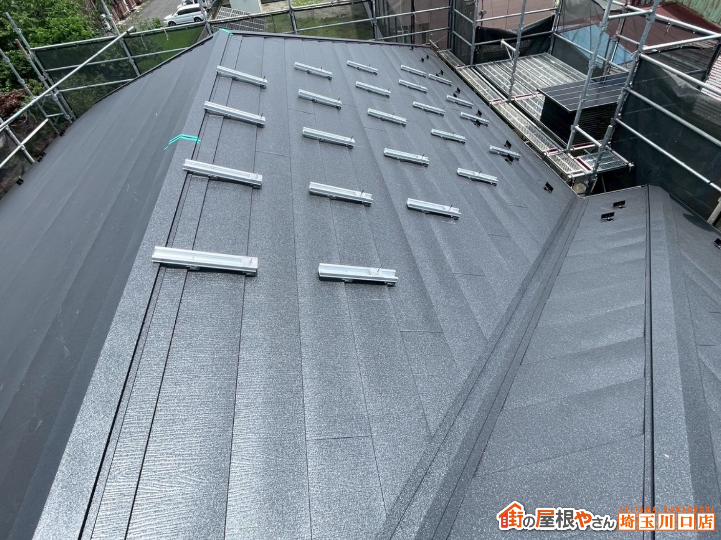 架台レールを設置