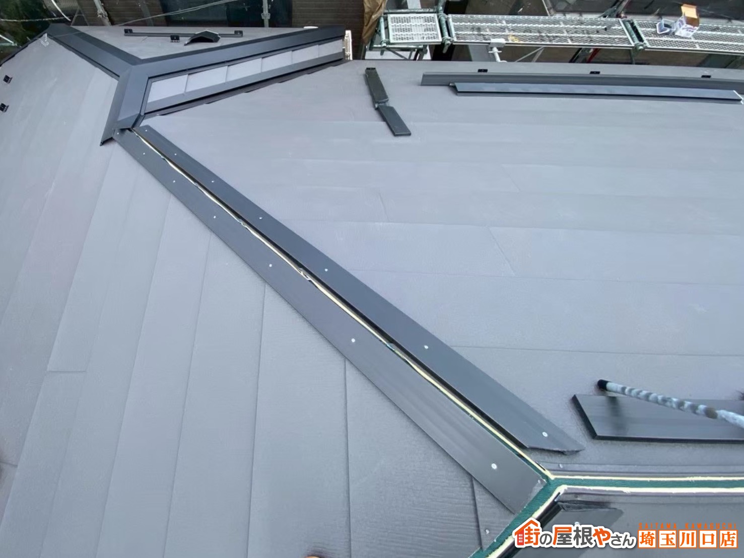 樹脂製貫板施工中