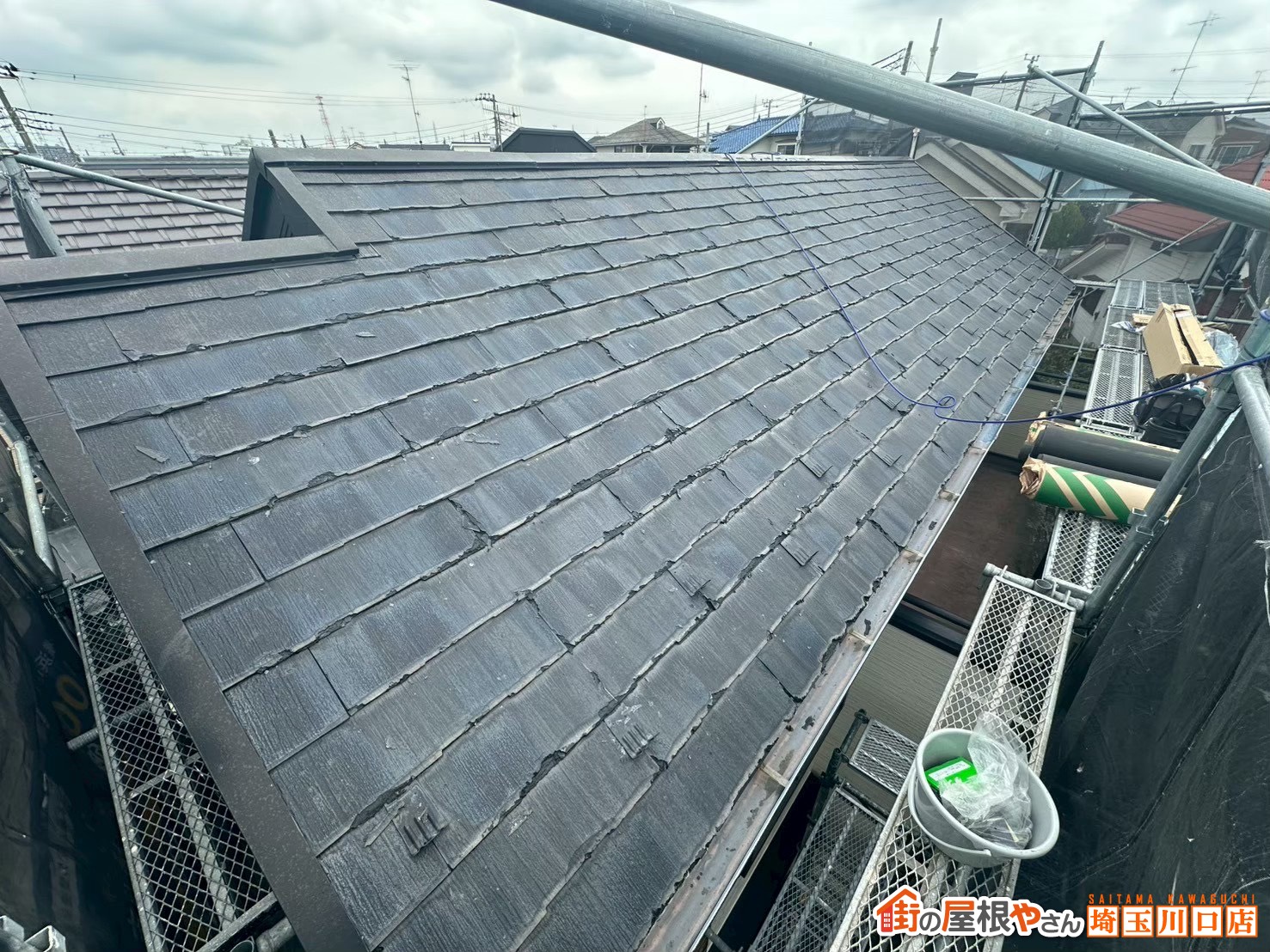 ボロボロの屋根面