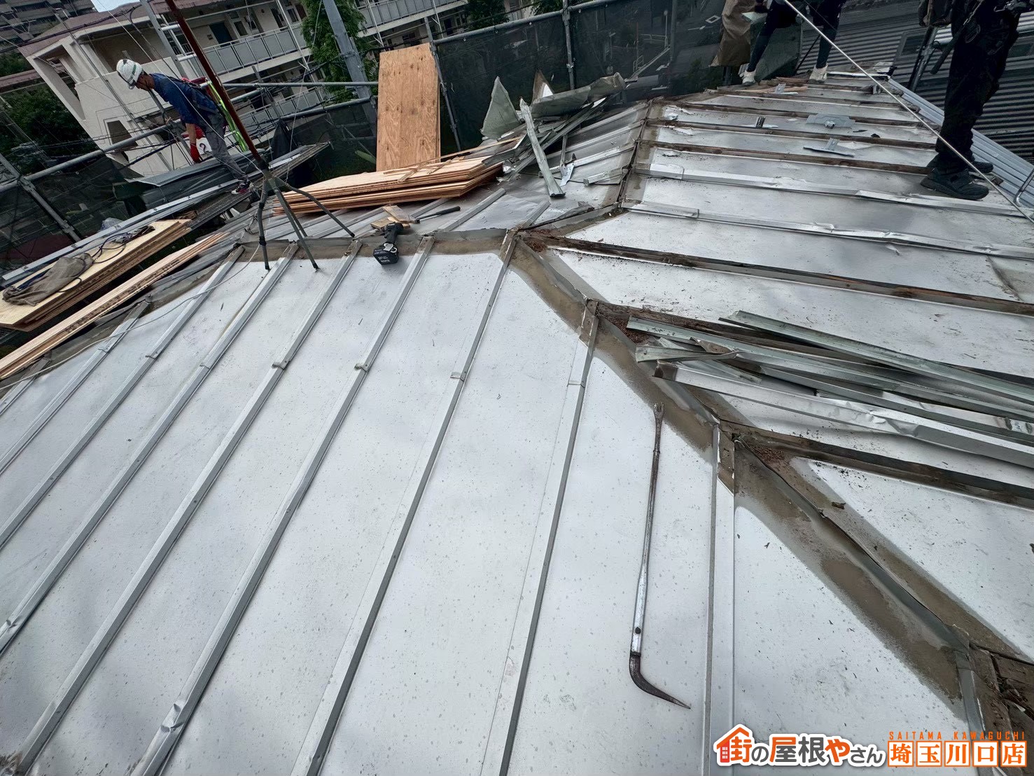 金属屋根（瓦棒葺き）　施工前
