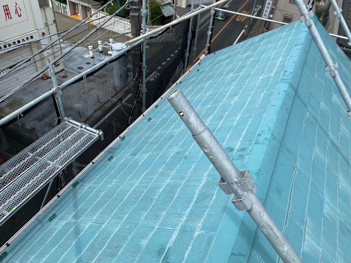 斜壁のコロニアル屋根施工前写真
